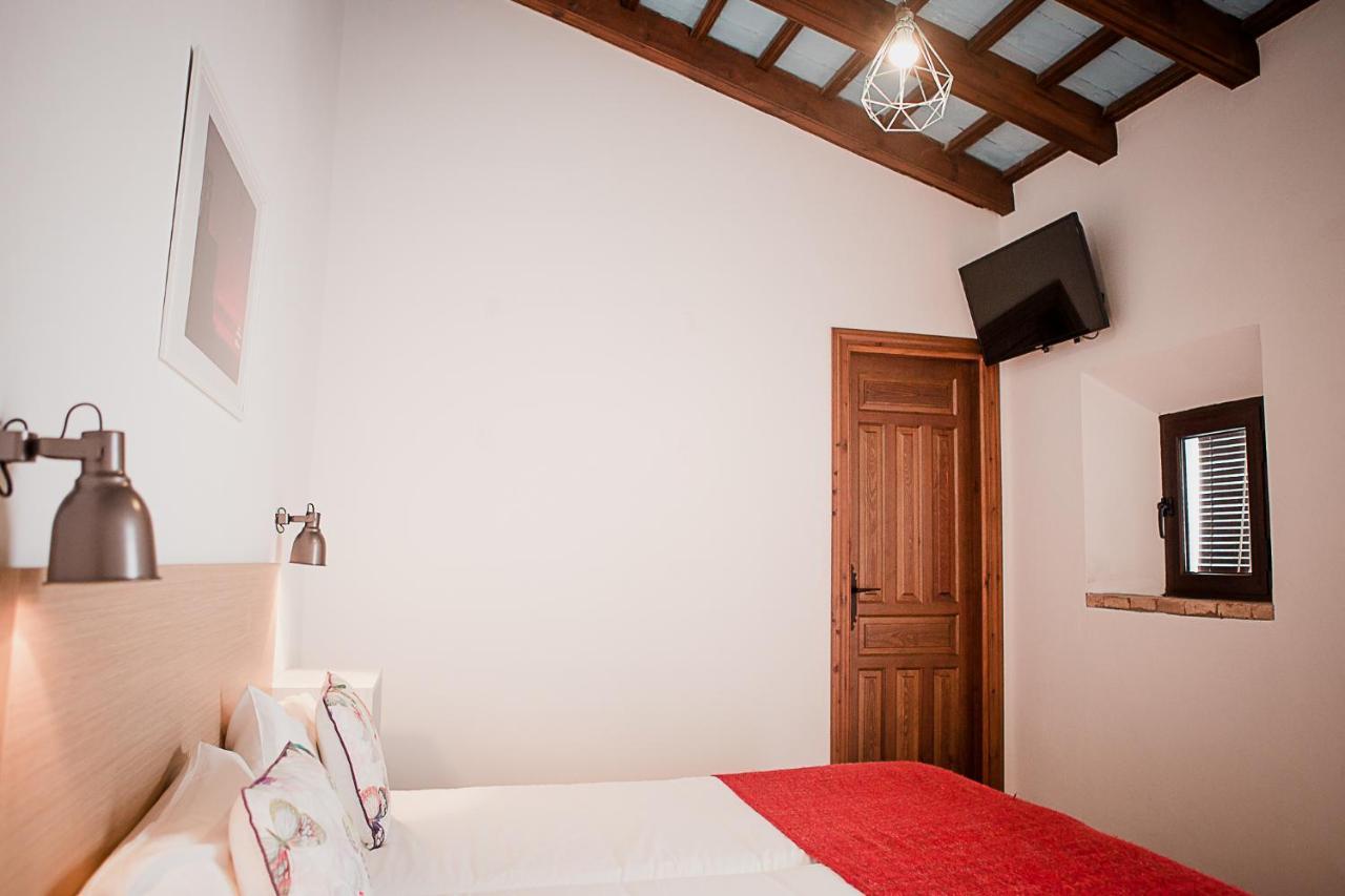 Frenteabastos Suites Cafe Hostal & Apartments Carmona  Zewnętrze zdjęcie